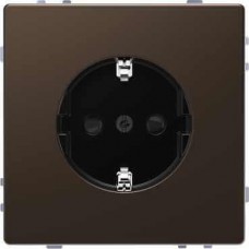 Электрическая розетка со встроенными шторками для защиты от случайного прикосновения (защита от детей).